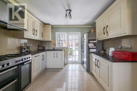 The Hawthorns, Epsom - KT17 2QA
