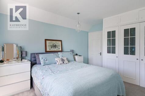 The Hawthorns, Epsom - KT17 2QA