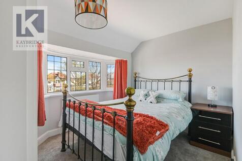 The Hawthorns, Epsom - KT17 2QA