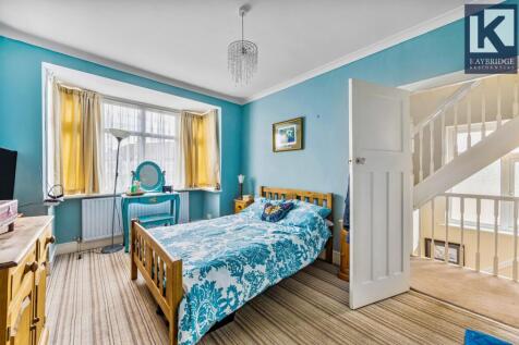 Stoneleigh Avenue, KT4
