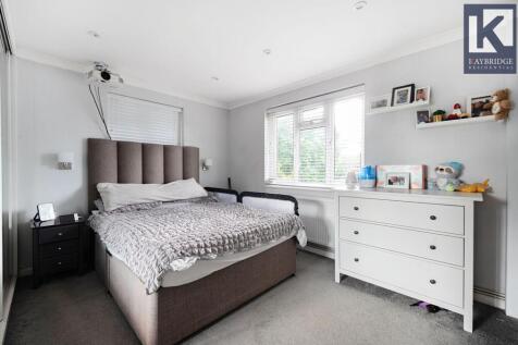 Ardrossan Gardens, KT4 7AZ