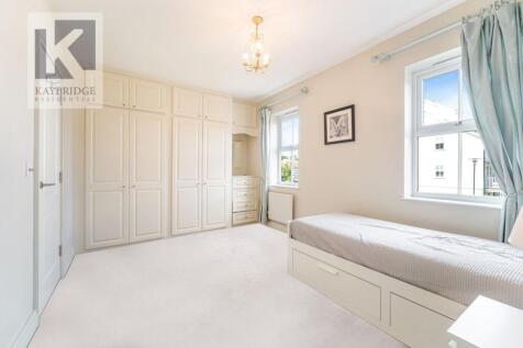 Beaumont Drive KT4 8FE