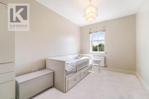 Beaumont Drive KT4 8FE
