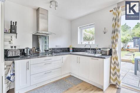 Worcester Park - KT4 8XZ