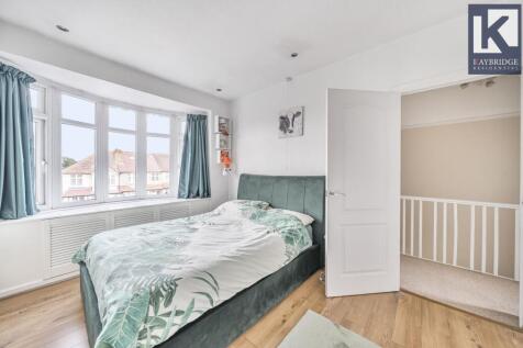 Worcester Park - KT4 8XZ
