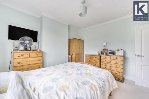 Worcester Park - KT4 8XZ