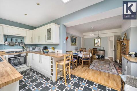 Elm Road, Epsom - KT17 2EU