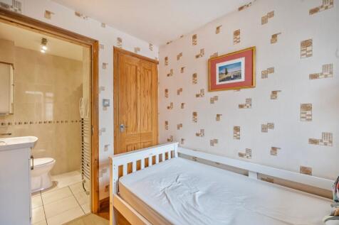 Curtis Road, Epsom - KT19 0LG