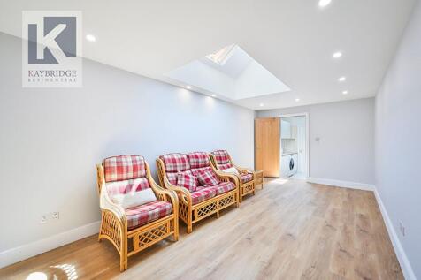 Anmer Close, Tadworth