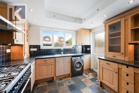 Oaks Avenue, Worcester Park - KT4 8XG