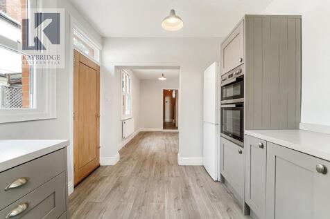 London Road, Ewell - KT17 2BT