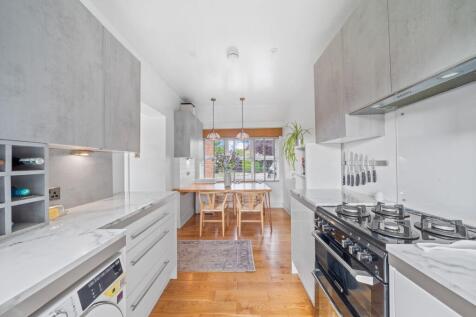 Jasmin Road, Epsom