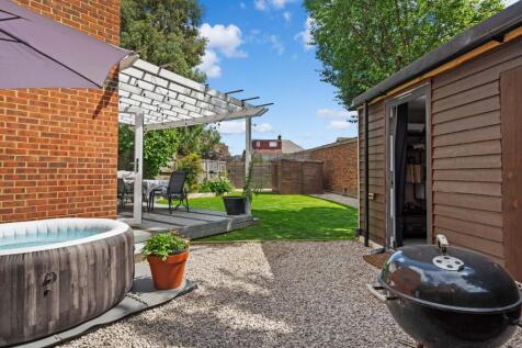 Jasmin Road, Epsom