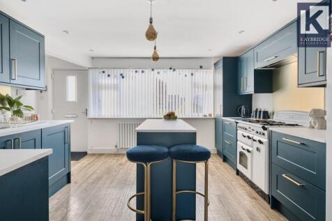 Poplar Crescent, Epsom - KT19 9ER