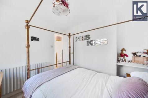 Poplar Crescent, Epsom - KT19 9ER