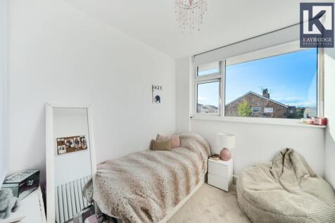 Poplar Crescent, Epsom - KT19 9ER