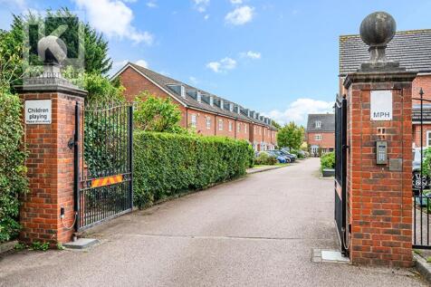 Silvergate Ruxley Lane, Epsom - KT19 9GZ