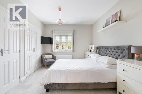 Silvergate Ruxley Lane, Epsom - KT19 9GZ