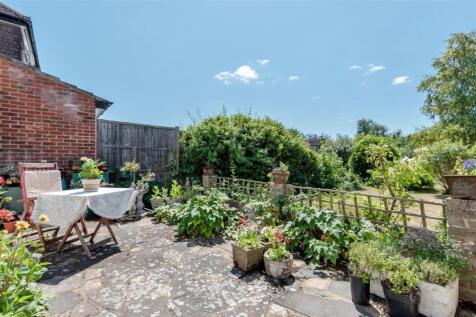 Palmer Avenue, Cheam - SM3 8EF