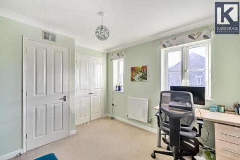 Hemmings Mead, Epsom