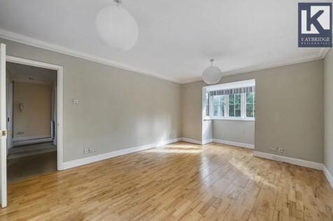 Corner Farm Close, Tadworth - KT20 5SJ