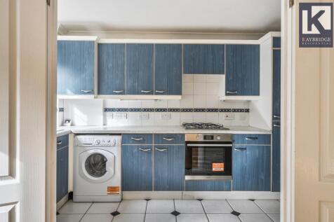 Corner Farm Close, Tadworth - KT20 5SJ