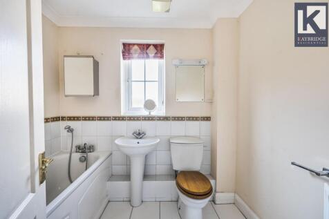 Corner Farm Close, Tadworth - KT20 5SJ