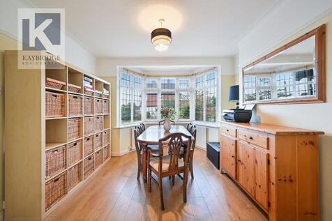 Ravensfield Gardens, KT19 0SR