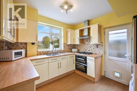 Ravensfield Gardens, KT19 0SR