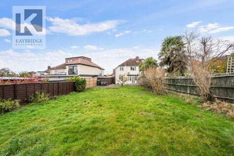 Ravensfield Gardens, KT19 0SR