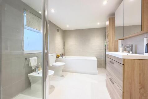 Main bathroom