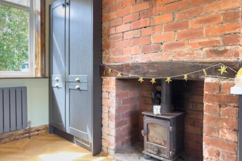 Kitchen, multi-fuel stove