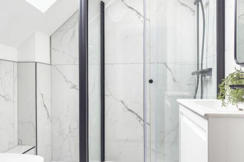Ensuite shower room