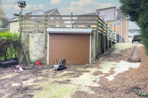 Rear workshop / garage