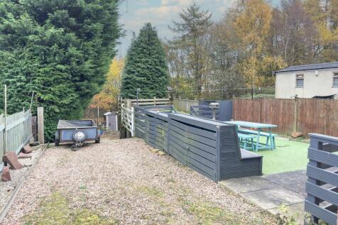 Driveway ample parking