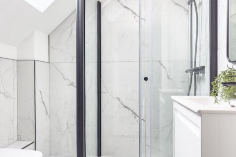 Ensuite shower room