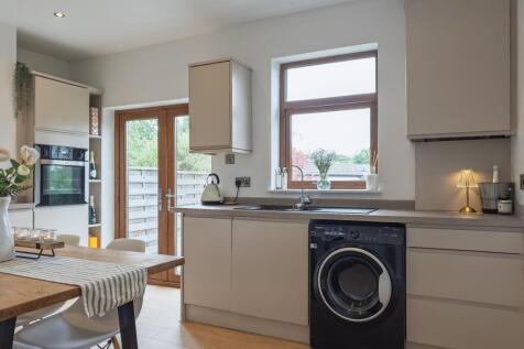 Dining kitchen