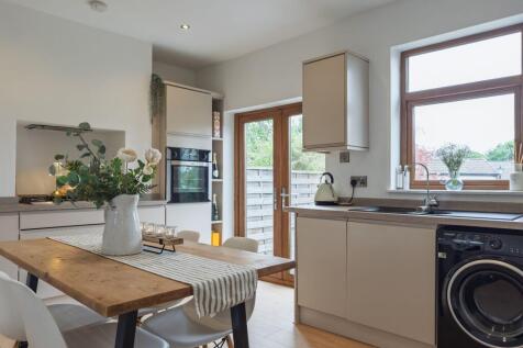 Dining kitchen