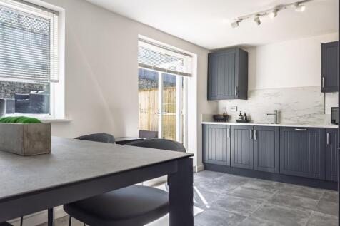 Dining kitchen