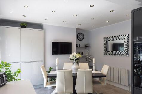 Dining kitchen