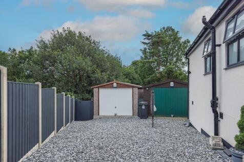 Ample parking to the side