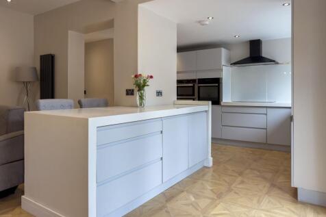 Living dining kitchen