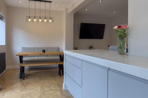 Living dining kitchen