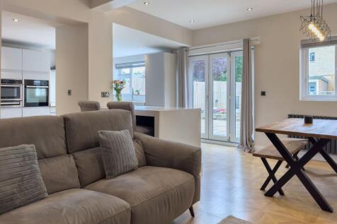 Living dining kitchen