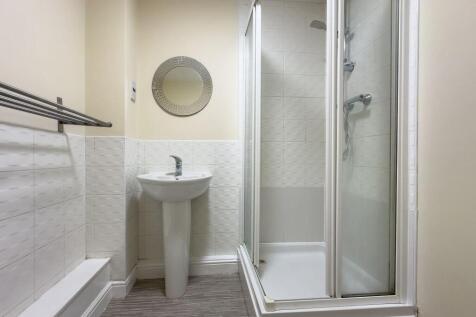 Shower ensuite