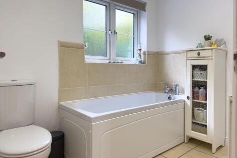 Jack &amp; Jill Ensuite
