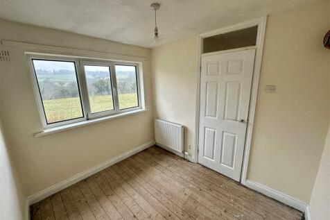 Rear bedroom