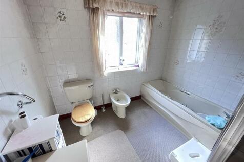bathroom.JPEG