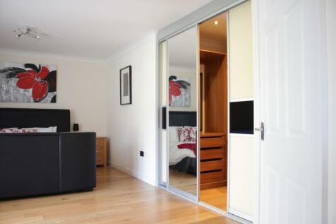 DRESSING ROOM