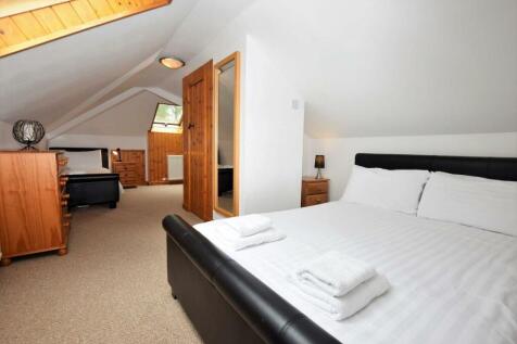 BEDROOM 10